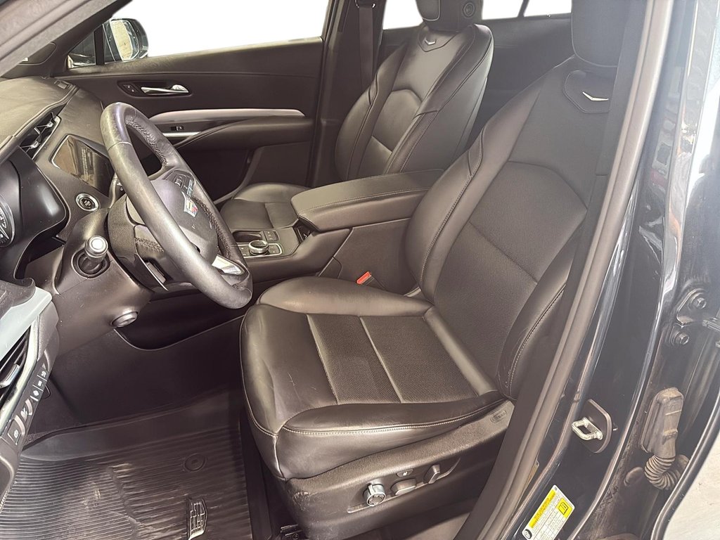 2021 Cadillac XT4 Premium Luxury AWD in Stratford, Ontario - 8 - w1024h768px