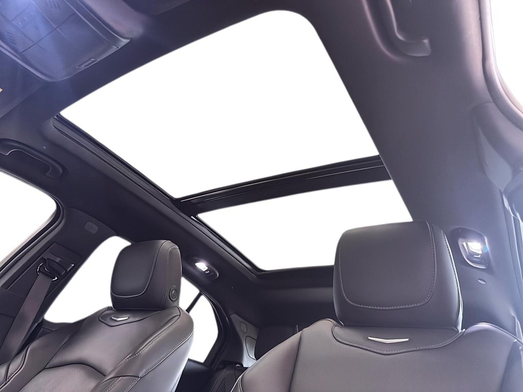 2021 Cadillac XT4 Premium Luxury AWD in Stratford, Ontario - 16 - w1024h768px
