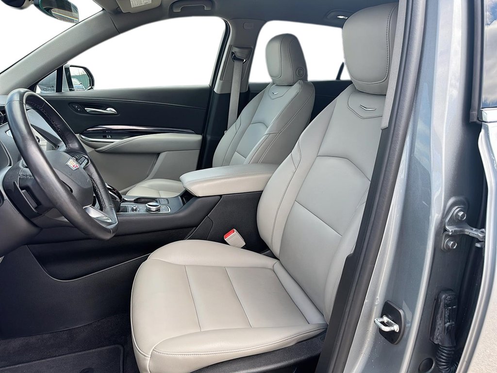 2023 Cadillac XT4 Luxury FWD in Stratford, Ontario - 8 - w1024h768px