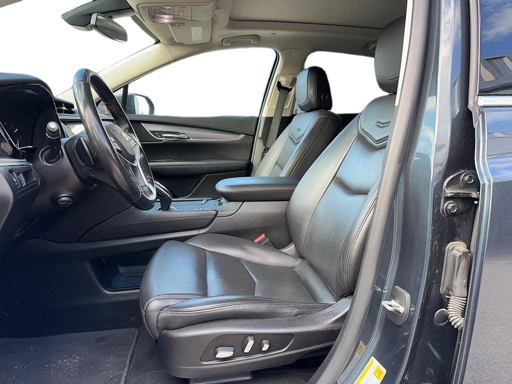 2019 Cadillac XT5 AWD Luxury in Stratford, Ontario - 8 - w1024h768px