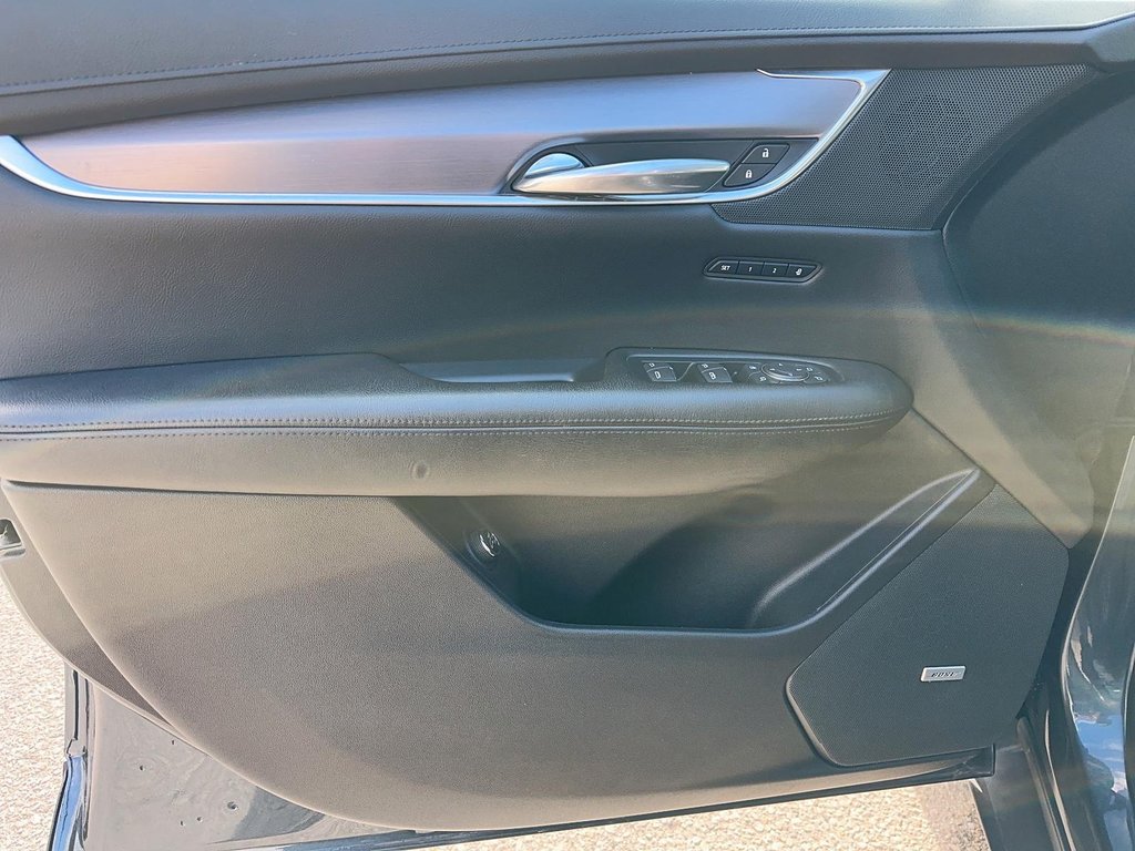 2019 Cadillac XT5 AWD Luxury in Stratford, Ontario - 10 - w1024h768px