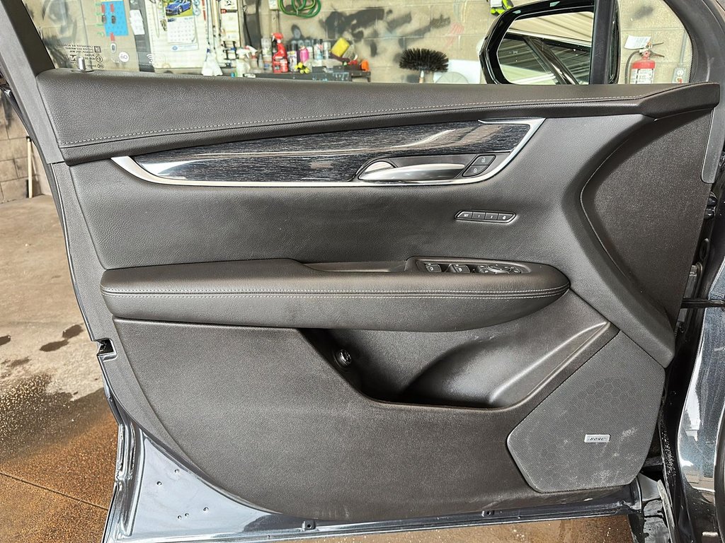 2022 Cadillac XT5 Premium Luxury AWD in Stratford, Ontario - 10 - w1024h768px