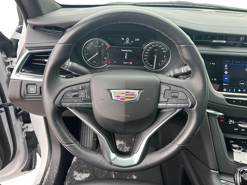 2023 Cadillac XT6 Luxury AWD in Stratford, Ontario - 11 - w1024h768px