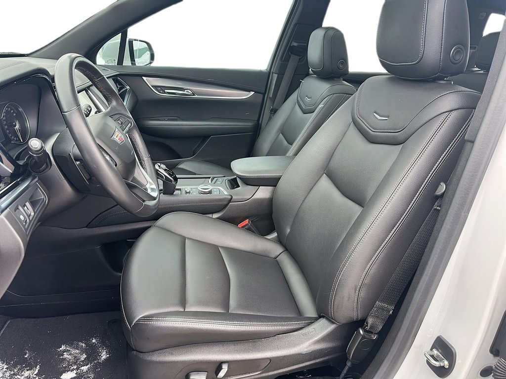 2023 Cadillac XT6 Luxury AWD in Stratford, Ontario - 8 - w1024h768px