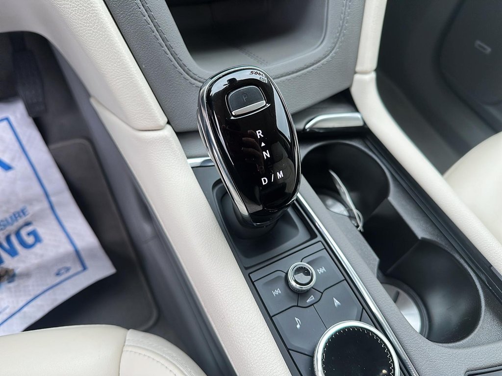 2023 Cadillac XT6 Premium Luxury AWD in Stratford, Ontario - 13 - w1024h768px