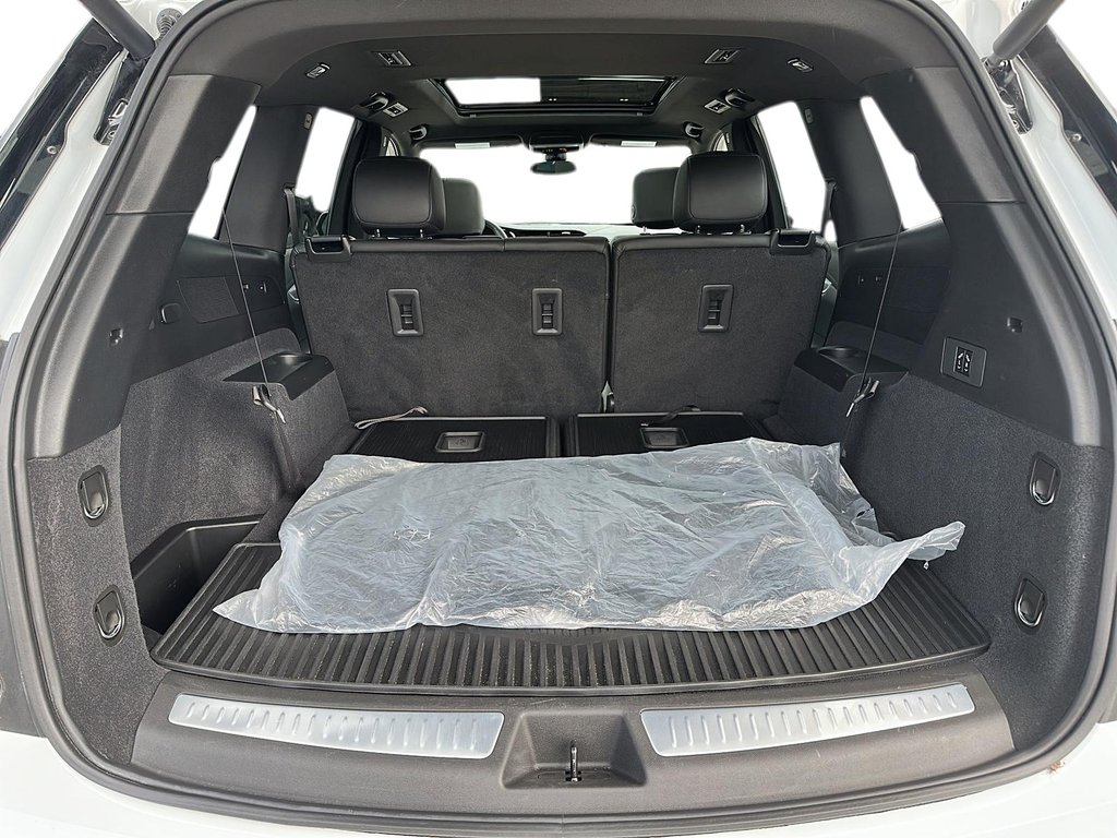 2024 Cadillac XT6 AWD 4dr Luxury in Stratford, Ontario - 6 - w1024h768px