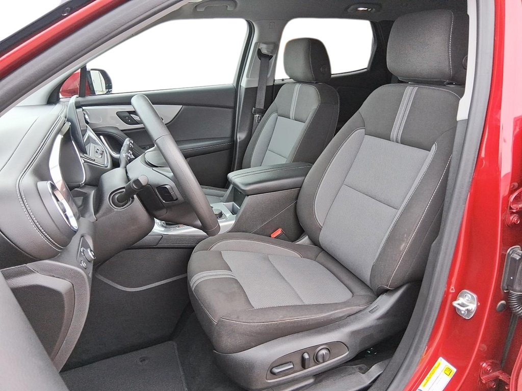 2023 Chevrolet Blazer LT AWD in Stratford, Ontario - 8 - w1024h768px