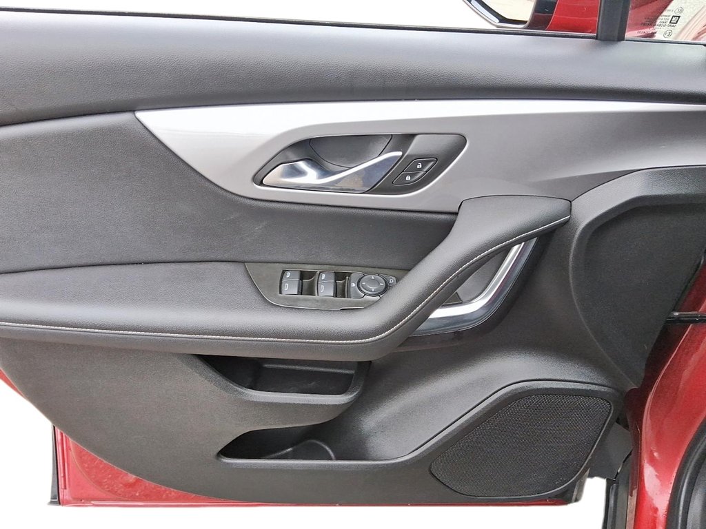 2023 Chevrolet Blazer LT AWD in Stratford, Ontario - 11 - w1024h768px