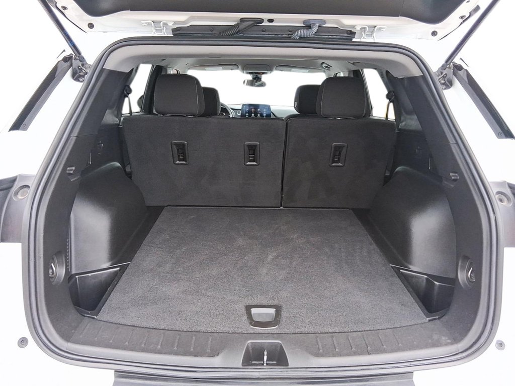 2023 Chevrolet Blazer LT AWD in Stratford, Ontario - 6 - w1024h768px