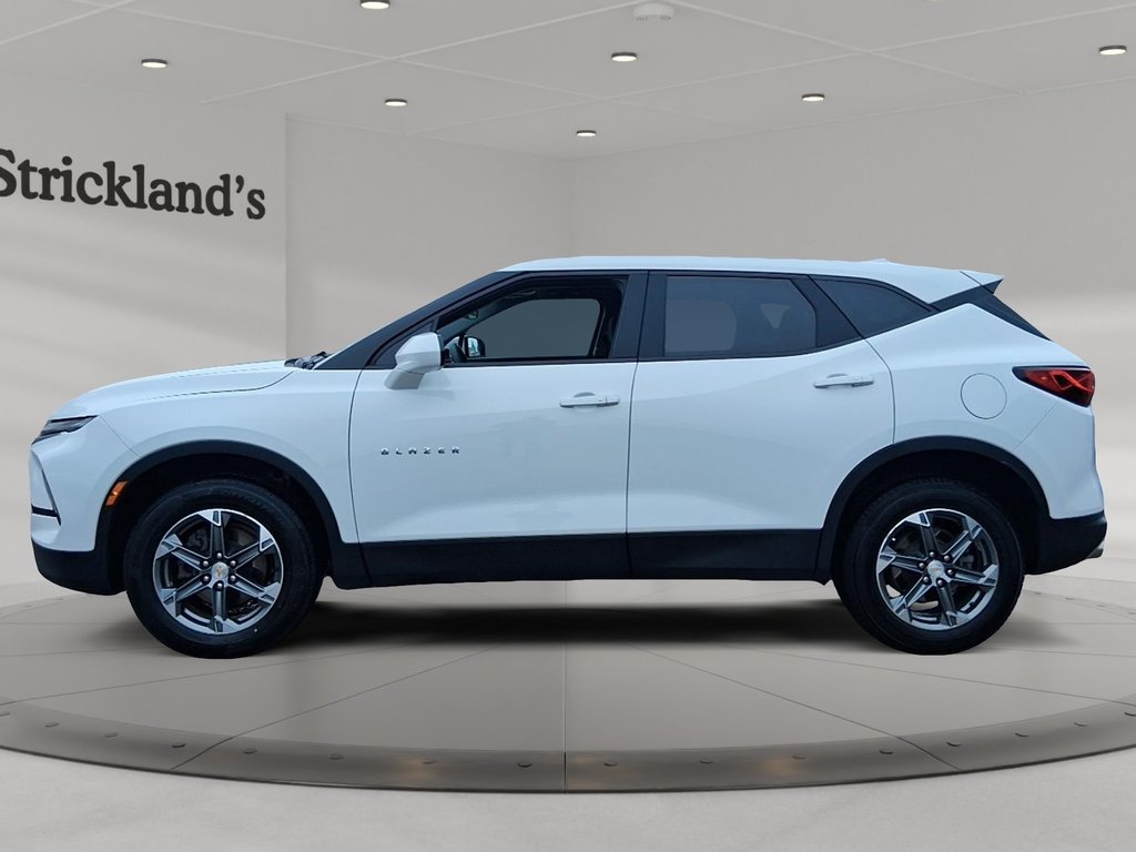 2023 Chevrolet Blazer LT AWD in Stratford, Ontario - 5 - w1024h768px