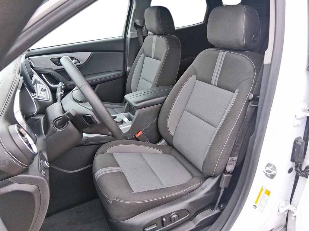 2023 Chevrolet Blazer LT AWD in Stratford, Ontario - 8 - w1024h768px