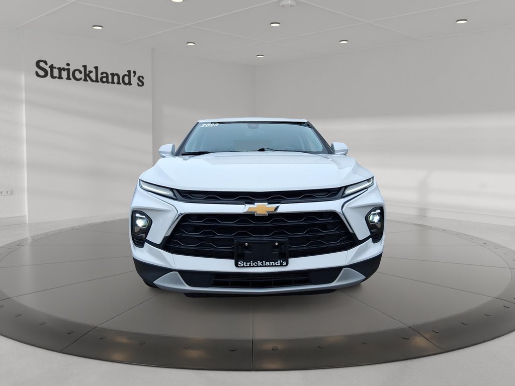 2023 Chevrolet Blazer LT AWD in Stratford, Ontario - 2 - w1024h768px