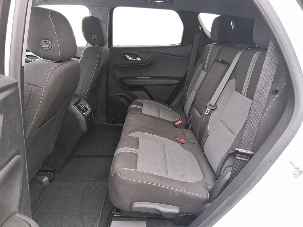 2023 Chevrolet Blazer LT AWD in Stratford, Ontario - 9 - w1024h768px