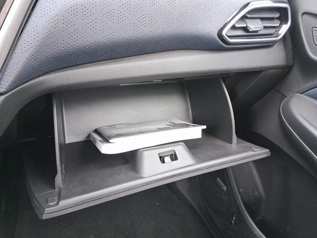 2022 Chevrolet Bolt EV Premier in Stratford, Ontario - 16 - w1024h768px