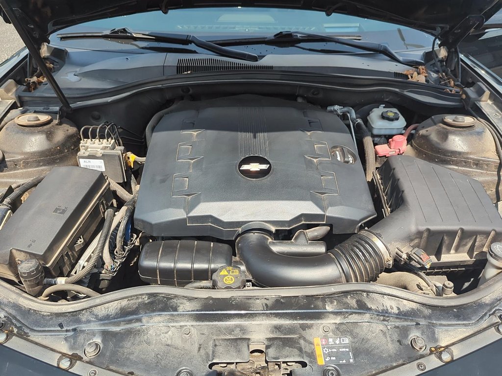 2013 Chevrolet Camaro 2LT Coupe in Stratford, Ontario - 8 - w1024h768px