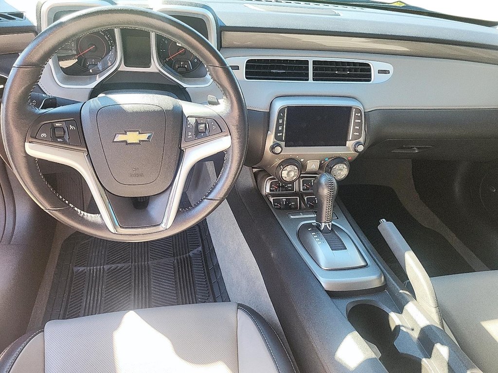 2013 Chevrolet Camaro 2LT Coupe in Stratford, Ontario - 9 - w1024h768px
