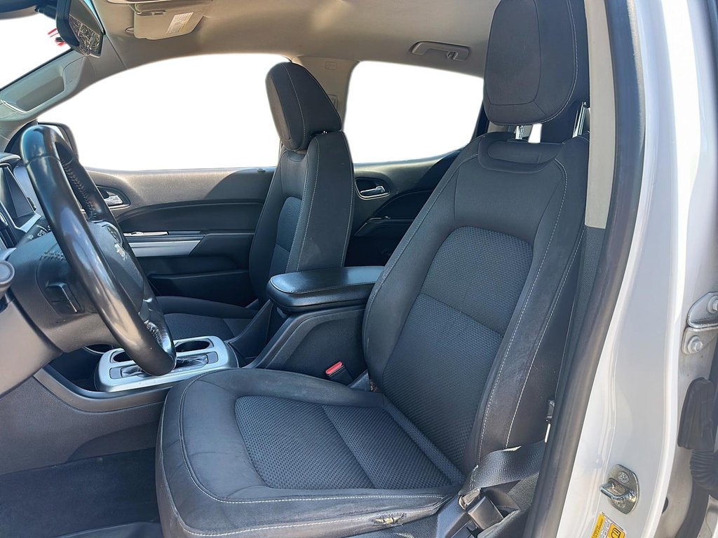 2017 Chevrolet Colorado Crew 4x4 LT Short Box in Stratford, Ontario - 7 - w1024h768px