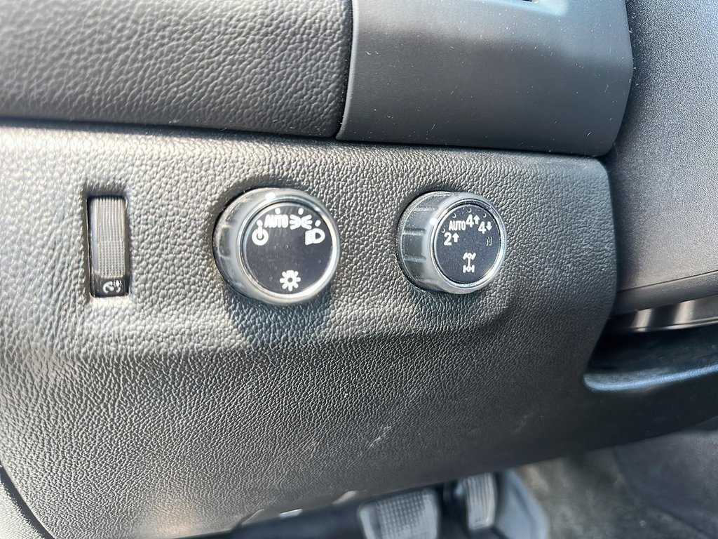 2017 Chevrolet Colorado Crew 4x4 LT Short Box in Stratford, Ontario - 14 - w1024h768px