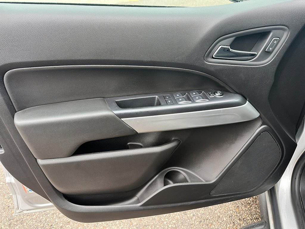 2019 Chevrolet Colorado Crew 4x4 LT Short Box in Stratford, Ontario - 10 - w1024h768px