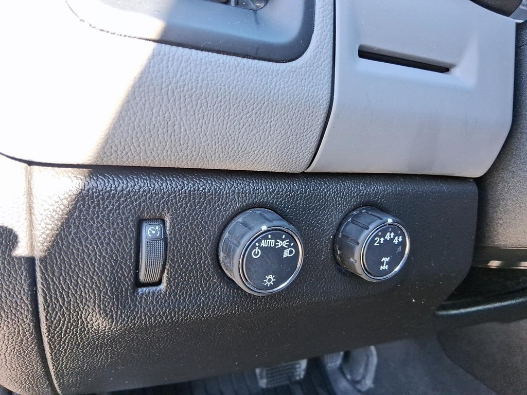 2020 Chevrolet Colorado Crew 4x4 WT Short Box in Stratford, Ontario - 16 - w1024h768px
