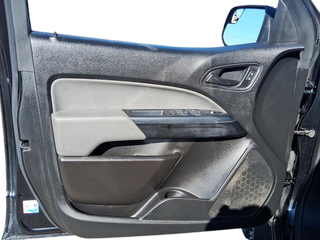 2020 Chevrolet Colorado Crew 4x4 WT Short Box in Stratford, Ontario - 10 - w1024h768px