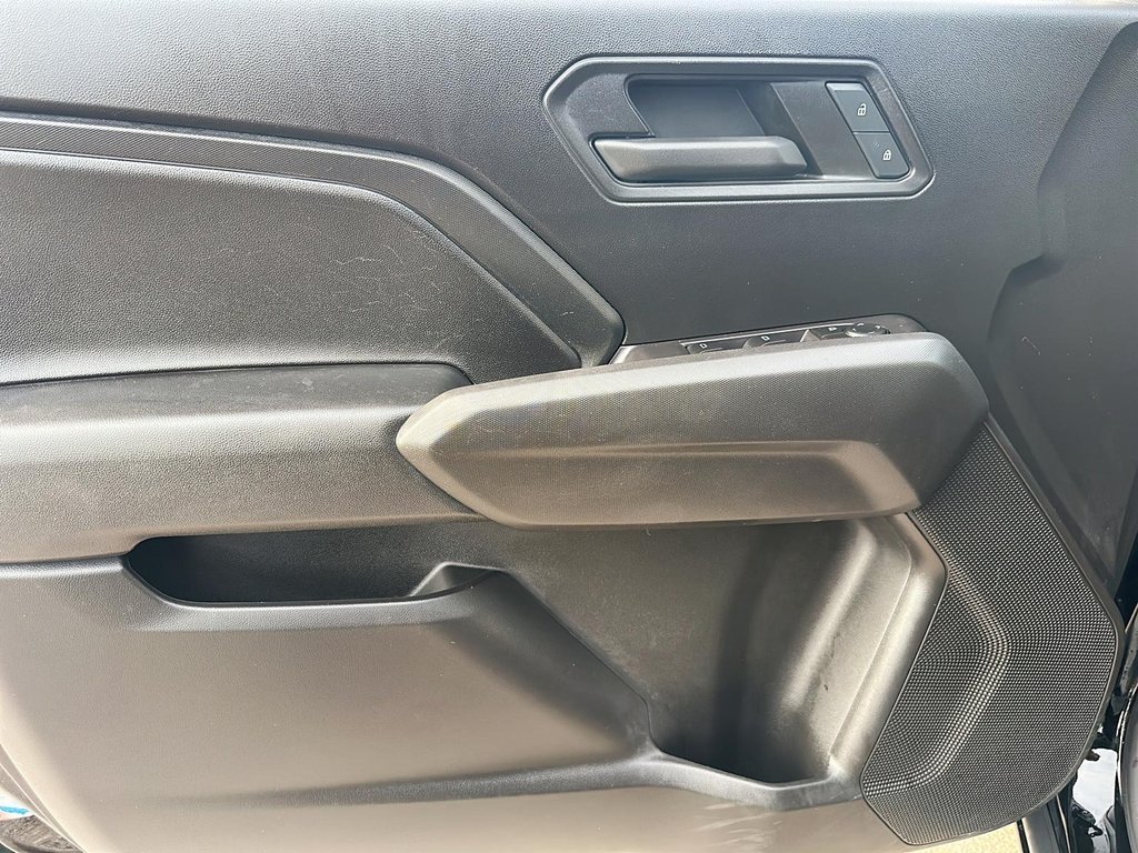 2023 Chevrolet Colorado Crew 4x4 WT Short Box in Stratford, Ontario - 9 - w1024h768px