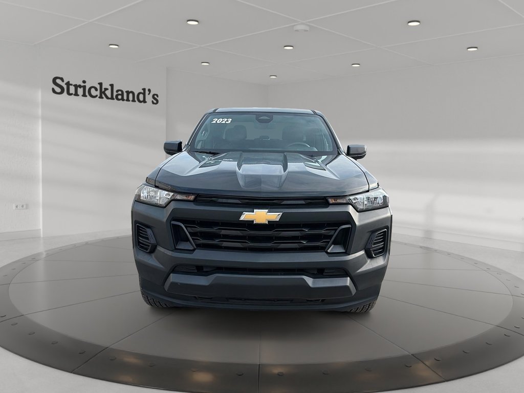 2023 Chevrolet Colorado Crew 4x4 WT Short Box in Stratford, Ontario - 2 - w1024h768px