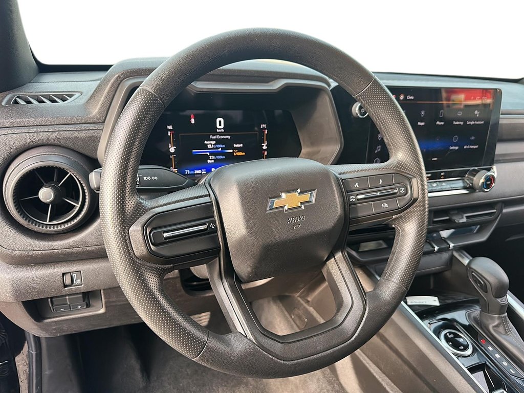 2023 Chevrolet Colorado Crew 4x4 WT Short Box in Stratford, Ontario - 10 - w1024h768px