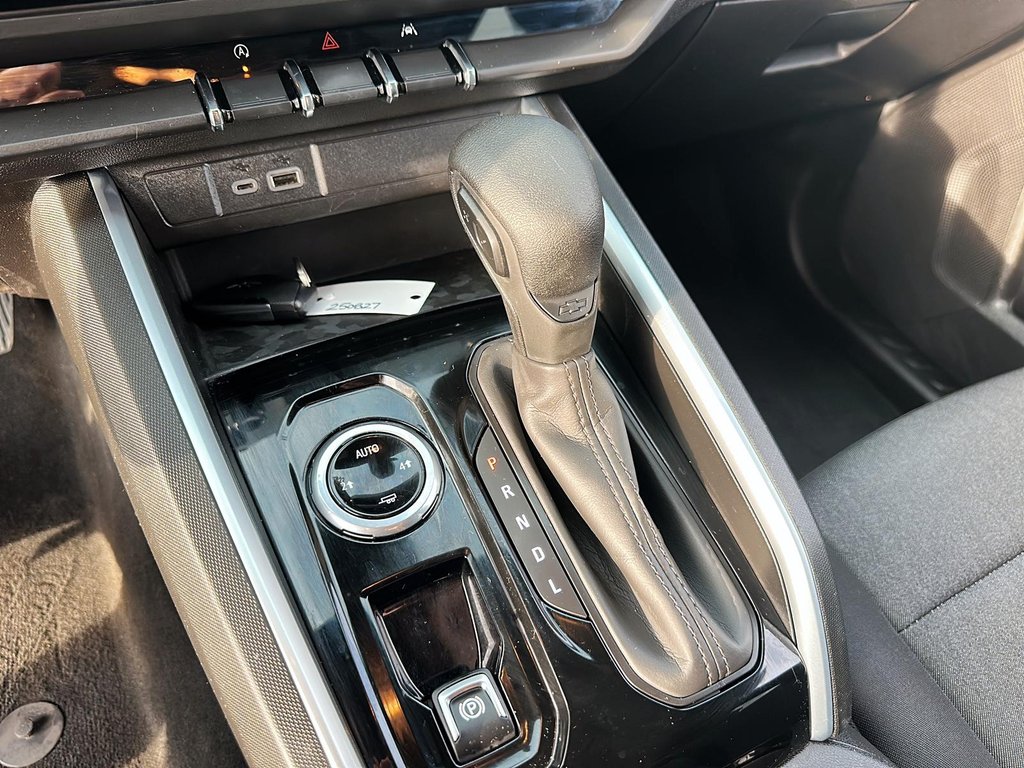 2023 Chevrolet Colorado Crew 4x4 WT Short Box in Stratford, Ontario - 13 - w1024h768px