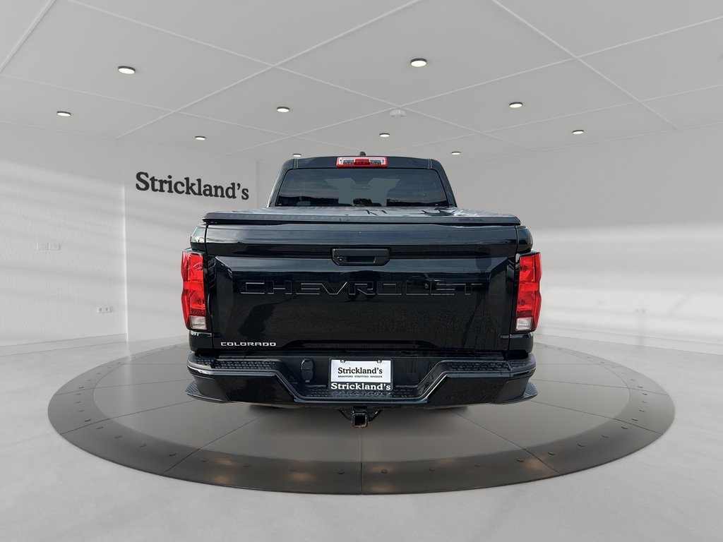 2023 Chevrolet Colorado Crew 4x4 WT Short Box in Stratford, Ontario - 3 - w1024h768px