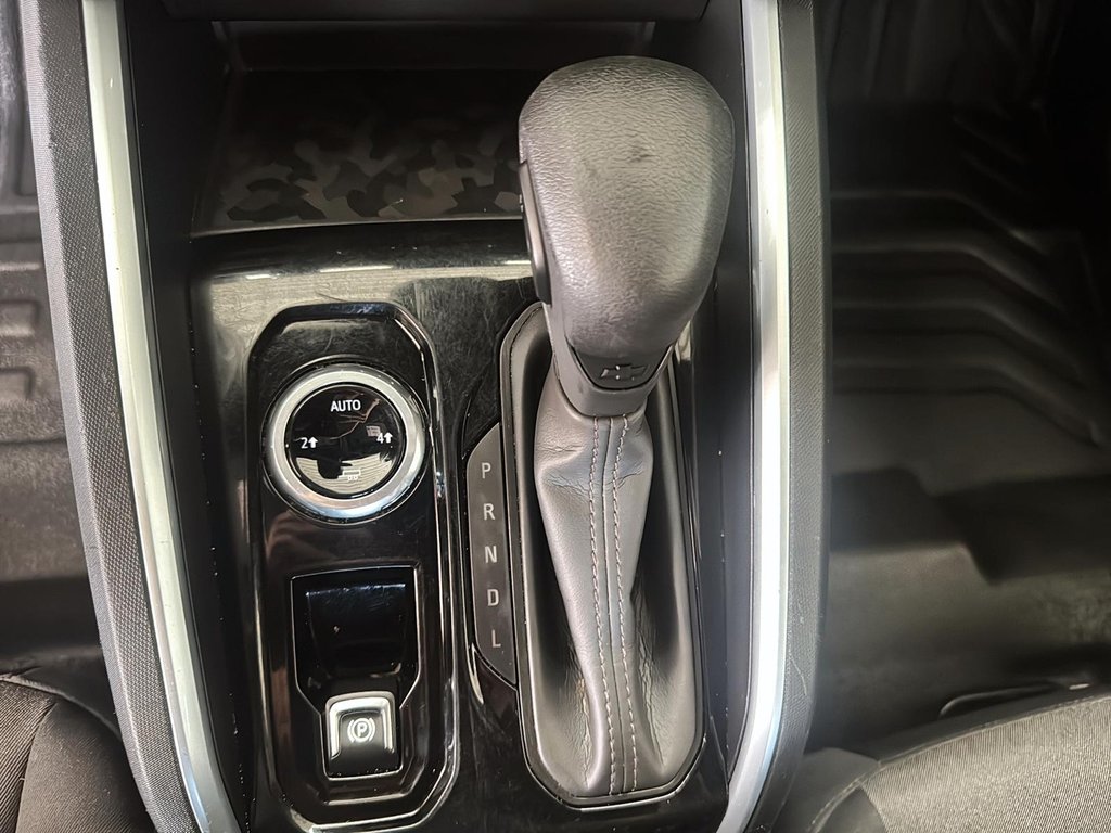 2023 Chevrolet Colorado Crew 4x4 WT Short Box in Stratford, Ontario - 13 - w1024h768px