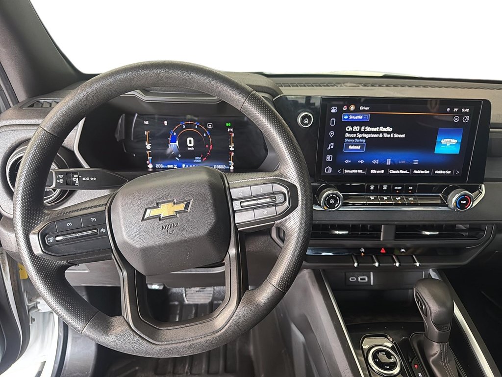 2023 Chevrolet Colorado Crew 4x4 WT Short Box in Stratford, Ontario - 12 - w1024h768px