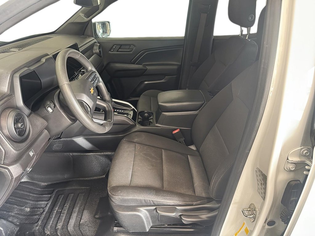 2023 Chevrolet Colorado Crew 4x4 WT Short Box in Stratford, Ontario - 7 - w1024h768px