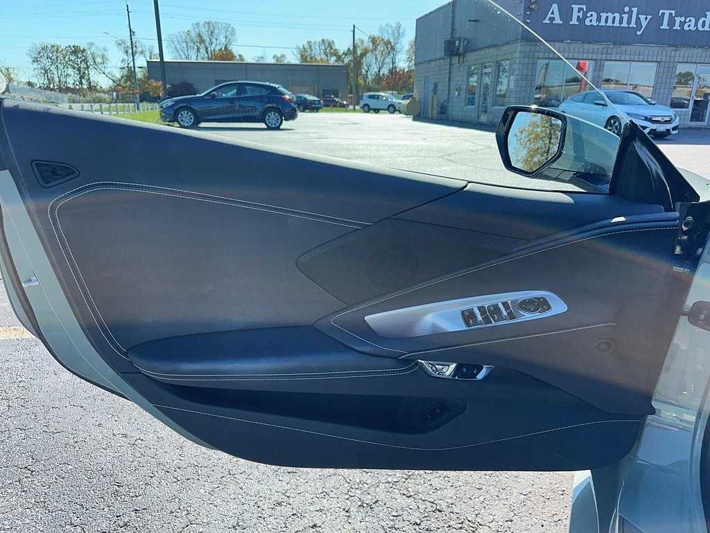 2024 Chevrolet Corvette Stingray Convertible 1LT in Stratford, Ontario - 10 - w1024h768px