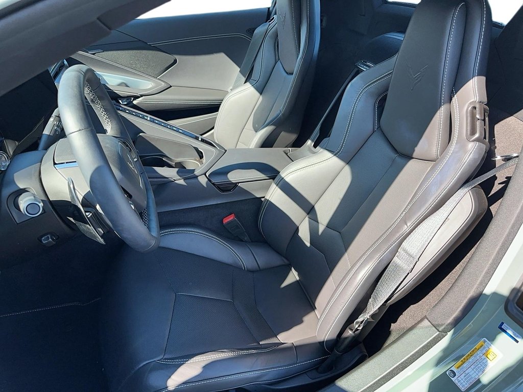 2024 Chevrolet Corvette Stingray Convertible 1LT in Stratford, Ontario - 8 - w1024h768px