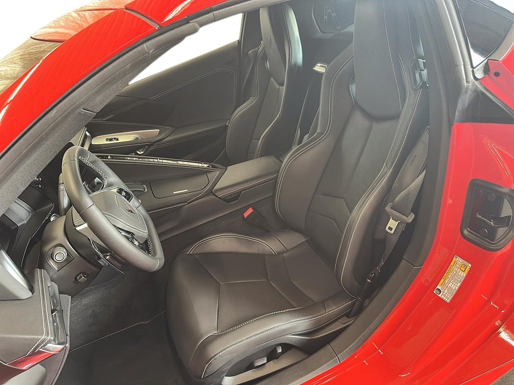 2025 Chevrolet Corvette Stingray Coupe 1LT in Stratford, Ontario - 8 - w1024h768px