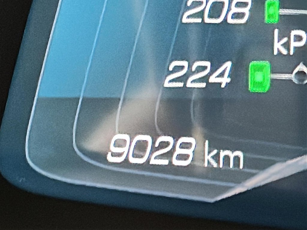 2025 Chevrolet Corvette Stingray Coupe 1LT in Stratford, Ontario - 12 - w1024h768px