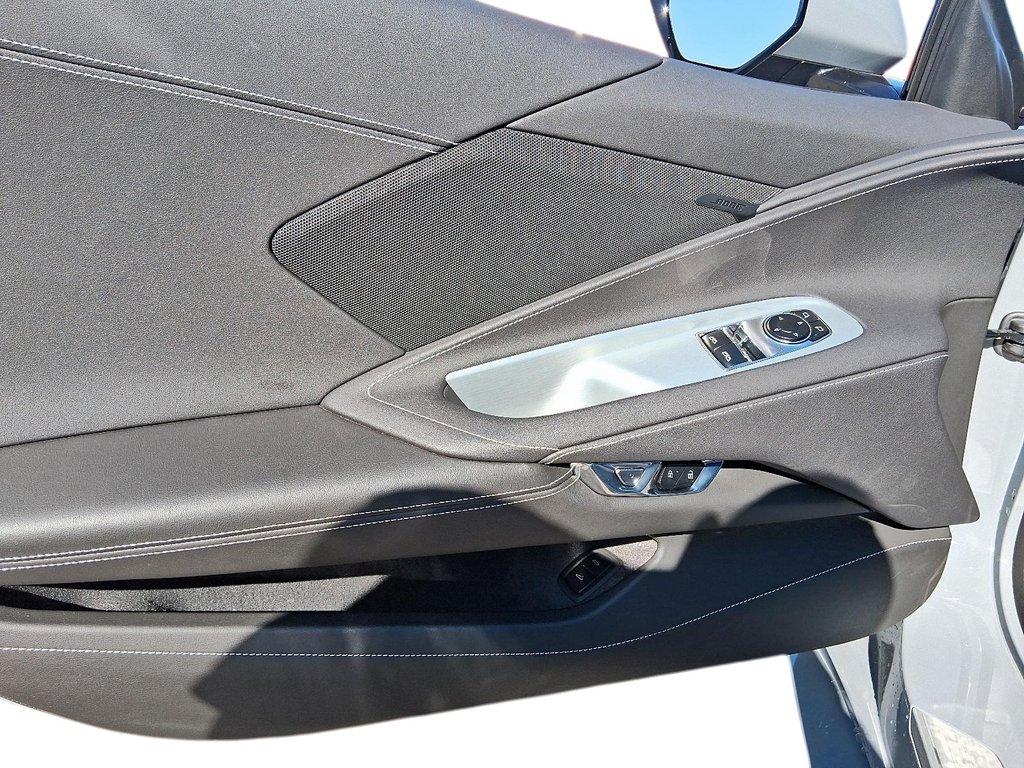 2025 Chevrolet Corvette Stingray Coupe 1LT in Stratford, Ontario - 12 - w1024h768px