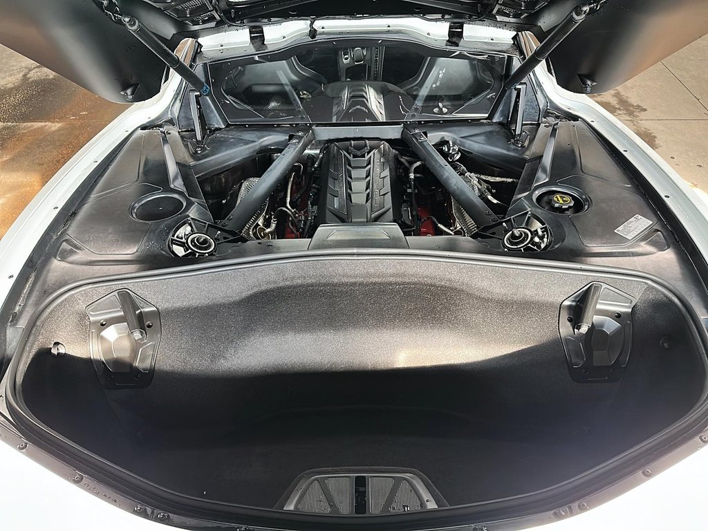 2025 Chevrolet Corvette Stingray Coupe 1LT in Stratford, Ontario - 7 - w1024h768px