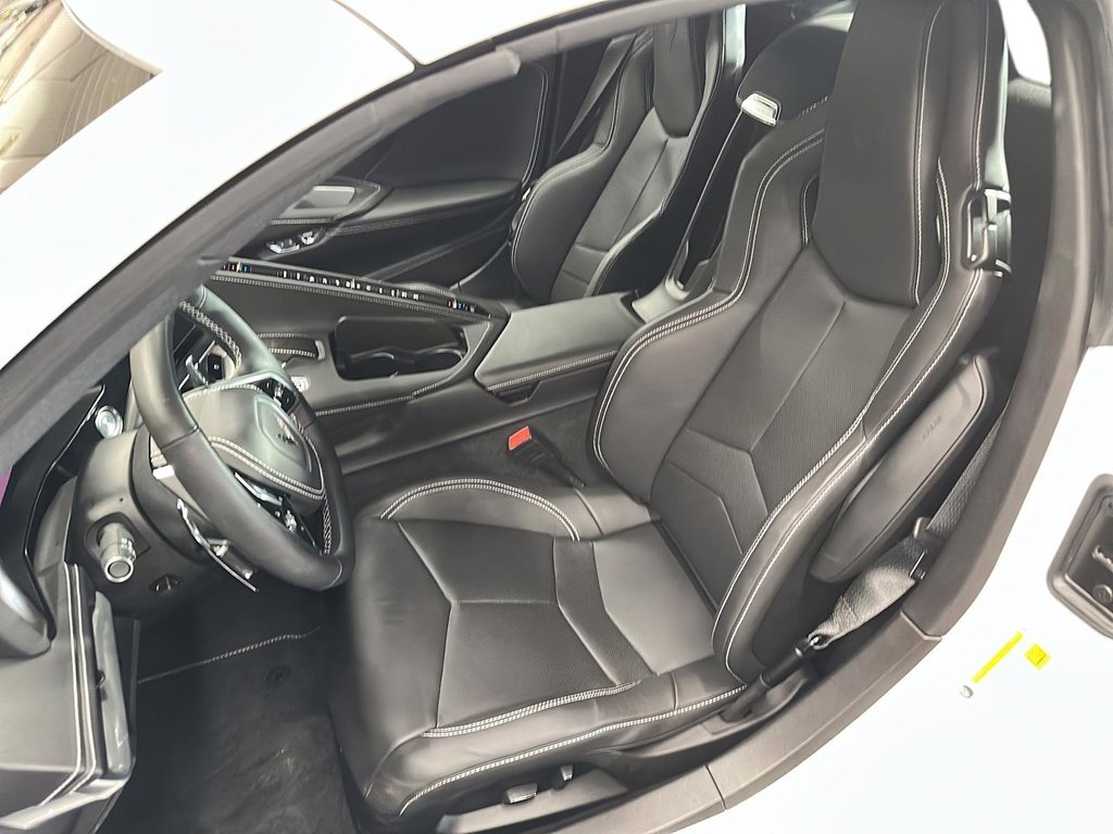 2025 Chevrolet Corvette Stingray Coupe 1LT in Stratford, Ontario - 8 - w1024h768px