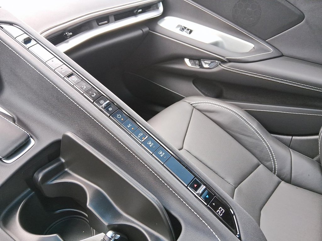2025 Chevrolet Corvette Z06 Coupe 1LZ in Stratford, Ontario - 18 - w1024h768px