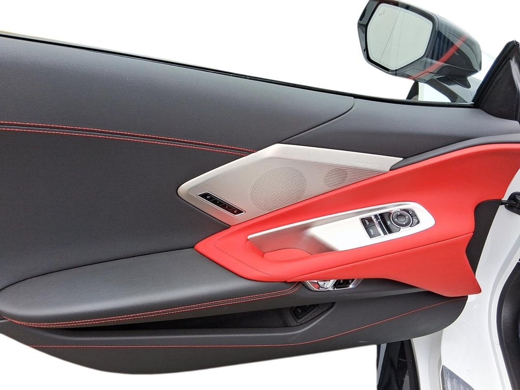 2025 Chevrolet Corvette E-Ray Coupe 2LZ in Stratford, Ontario - 13 - w1024h768px