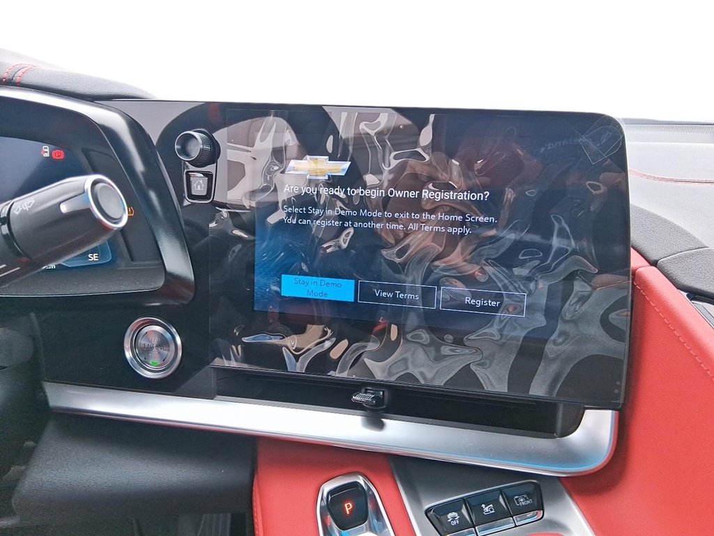 2025 Chevrolet Corvette E-Ray Coupe 2LZ in Stratford, Ontario - 17 - w1024h768px