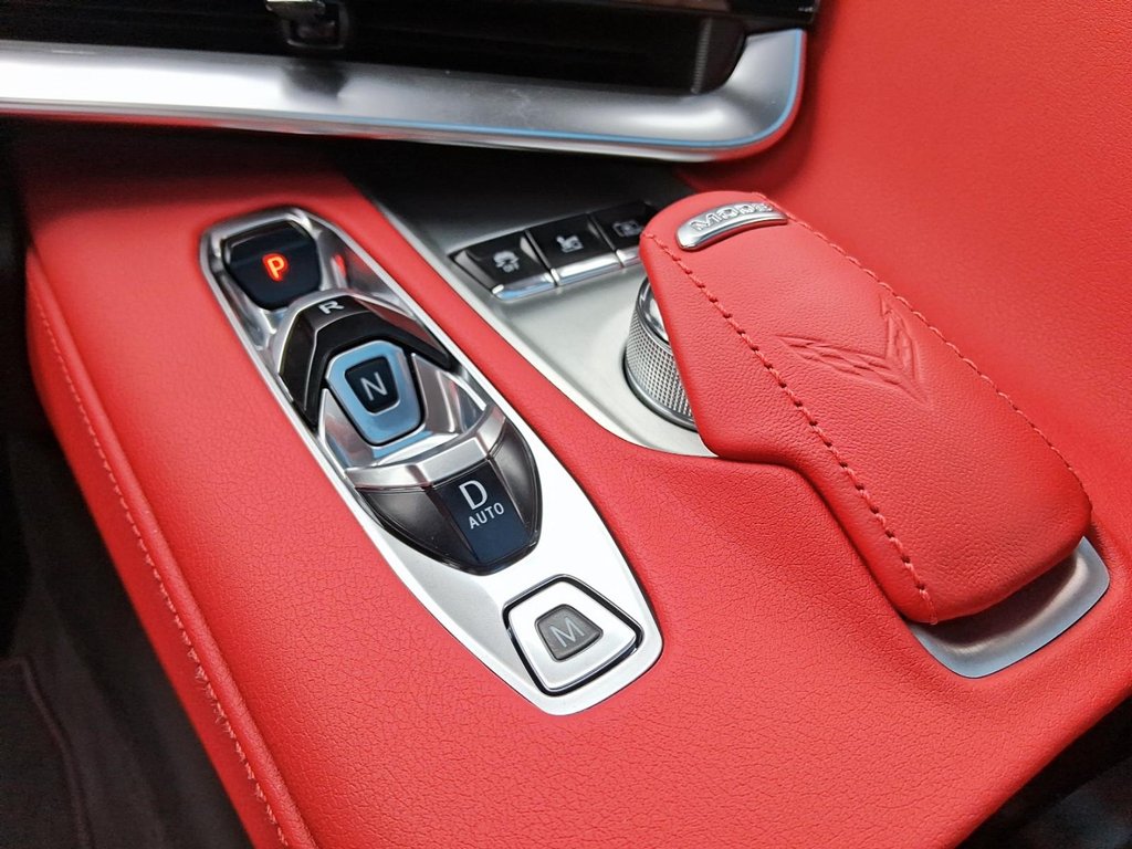 2025 Chevrolet Corvette E-Ray Coupe 2LZ in Stratford, Ontario - 18 - w1024h768px