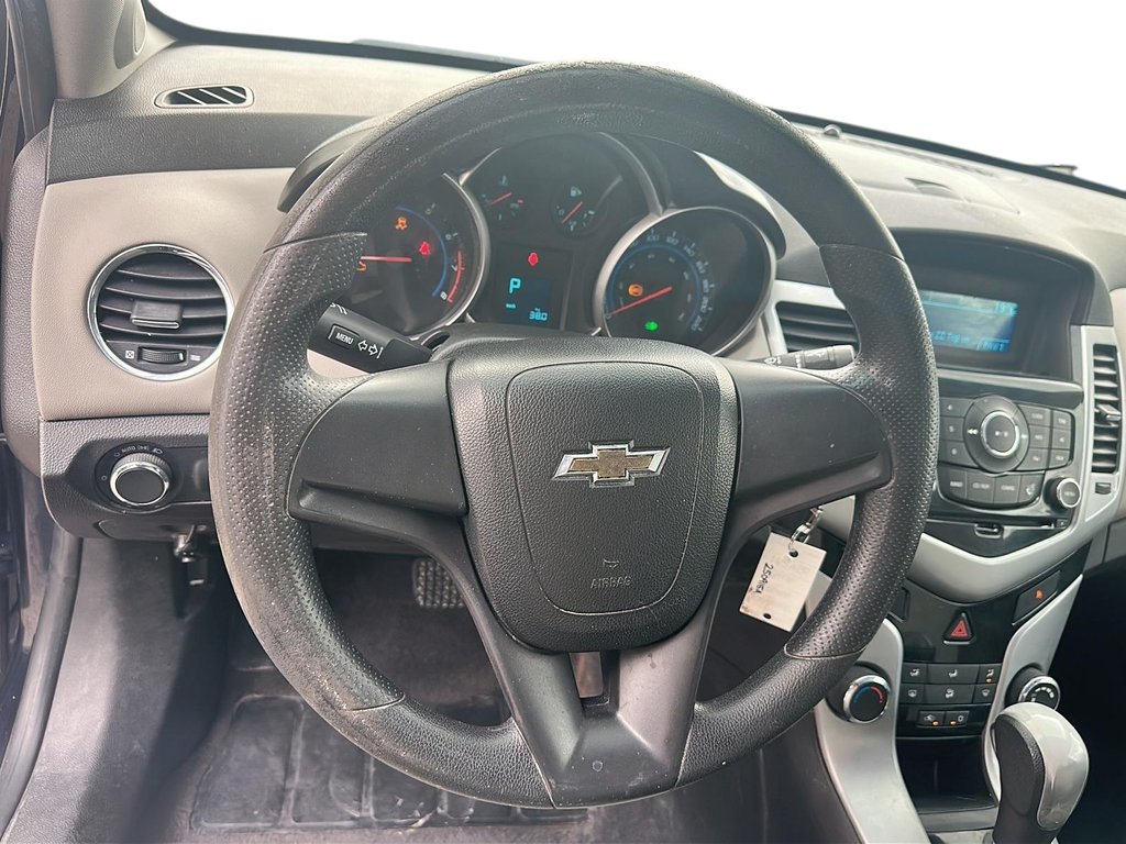 2011 Chevrolet Cruze LS Sedan in Stratford, Ontario - 10 - w1024h768px