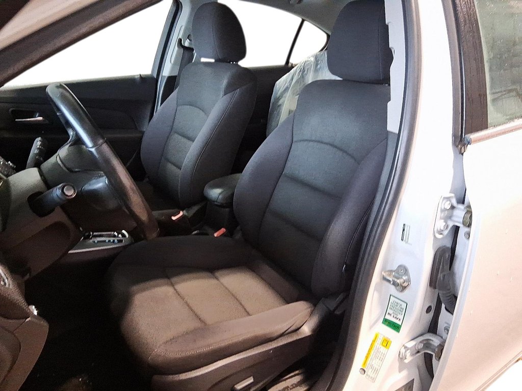 2012 Chevrolet Cruze LT Turbo in Stratford, Ontario - 8 - w1024h768px