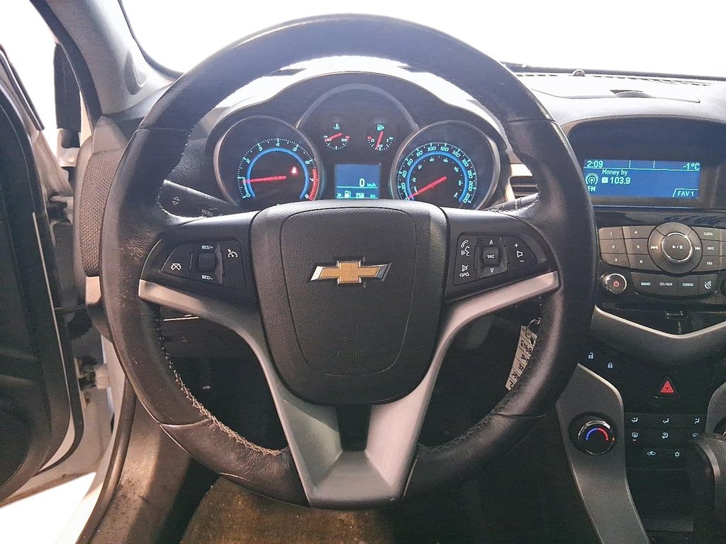 2012 Chevrolet Cruze LT Turbo in Stratford, Ontario - 11 - w1024h768px