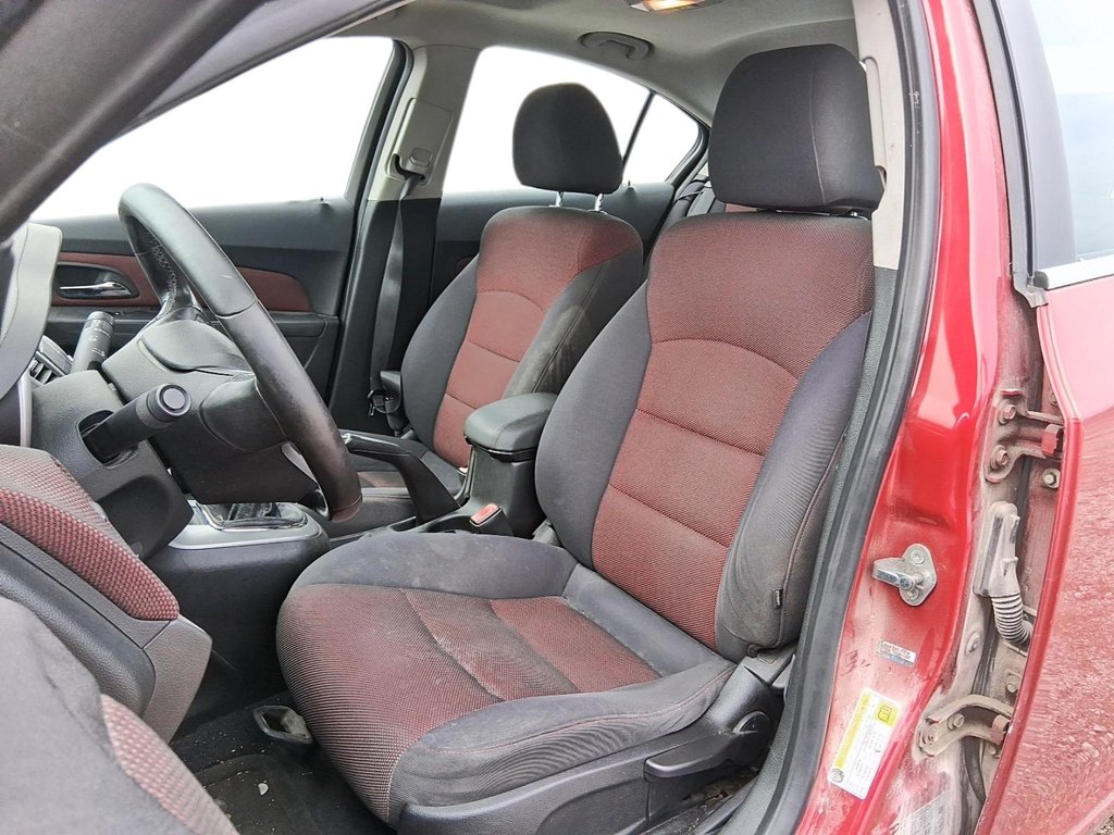 2012 Chevrolet Cruze LT Turbo in Stratford, Ontario - 8 - w1024h768px