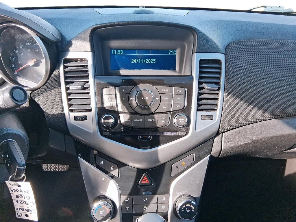 2013 Chevrolet Cruze LT Turbo in Stratford, Ontario - 15 - w1024h768px