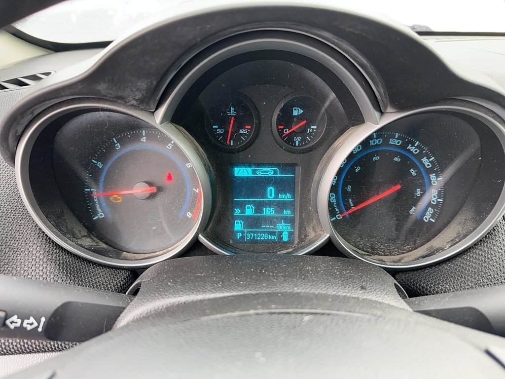 2014 Chevrolet Cruze 1LS in Stratford, Ontario - 12 - w1024h768px